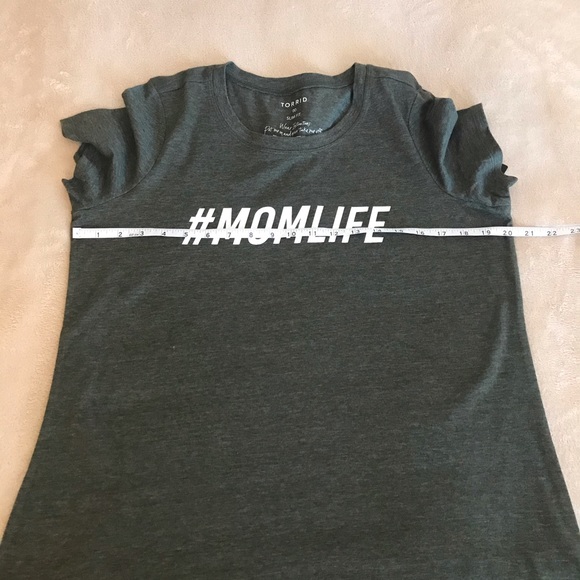 Torrid “Mom Life” Crew Neck T-Shirt - Size M - Picture 9 of 9